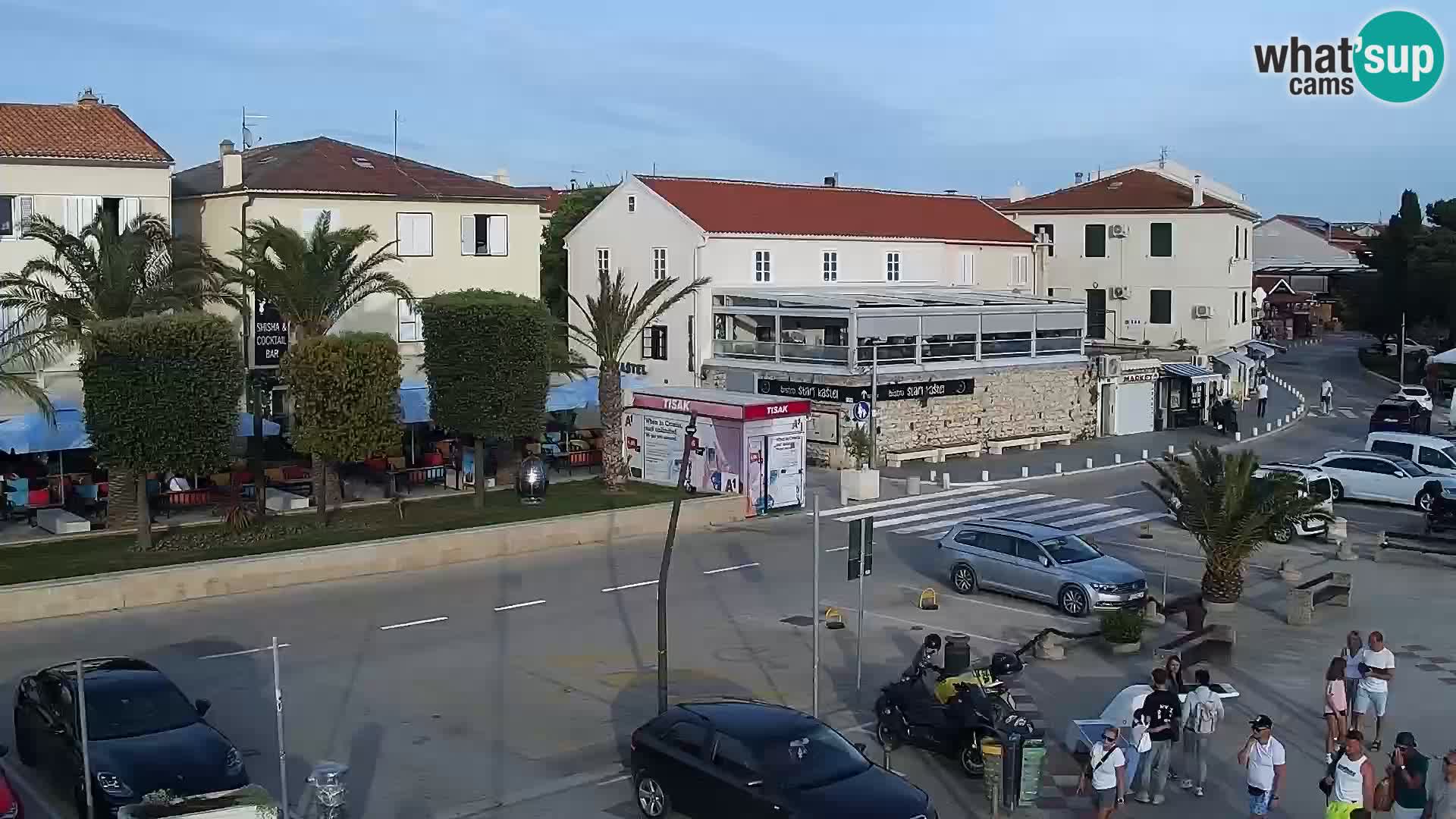 Web kamera Novalja promenada