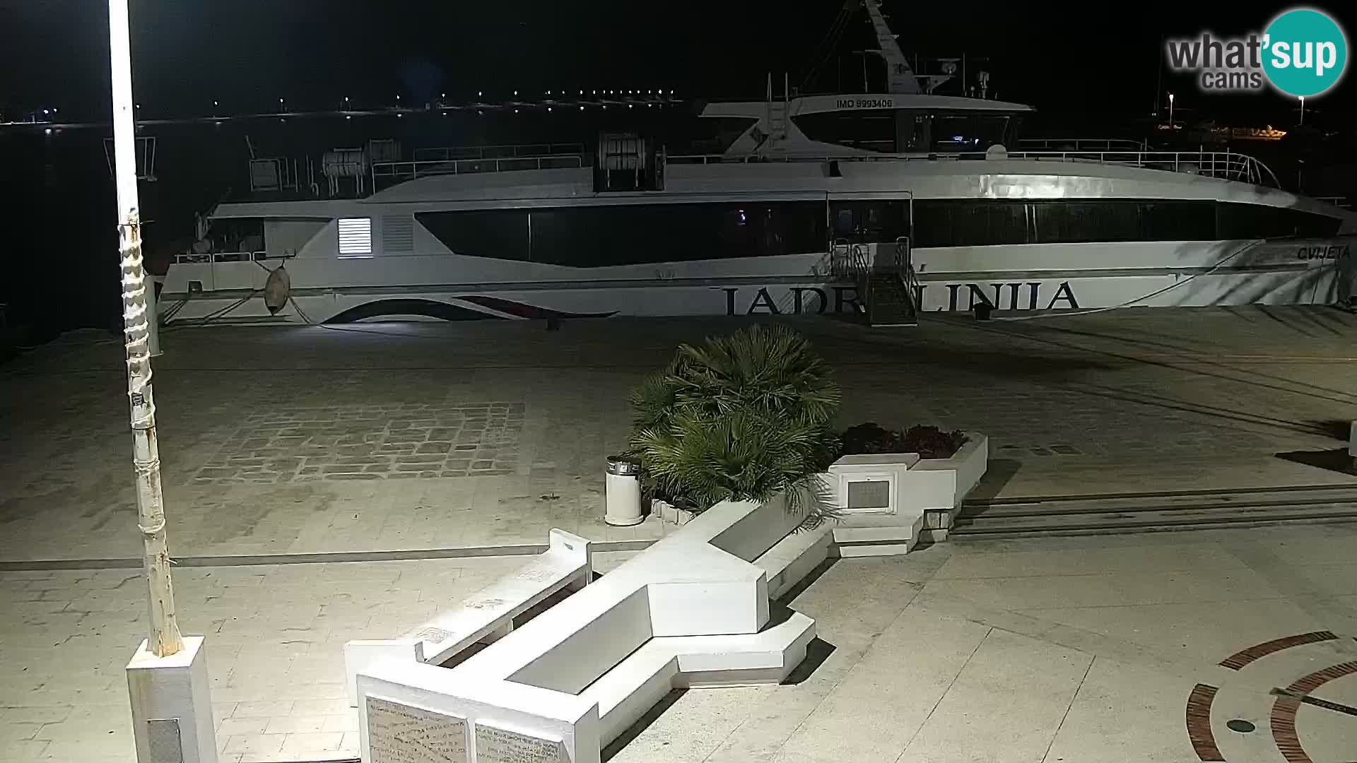 Web kamera Novalja promenada