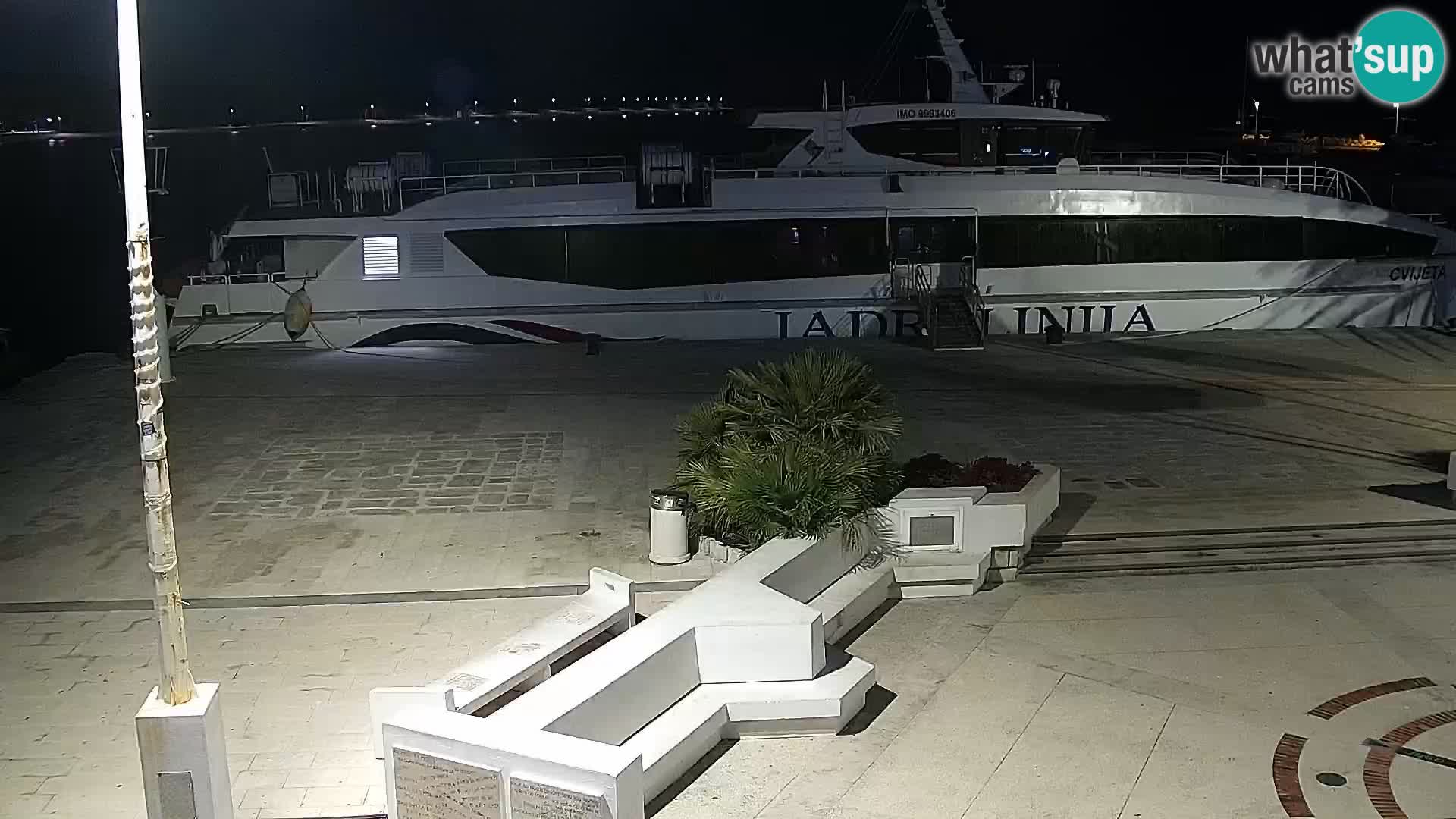 Web kamera Novalja promenada