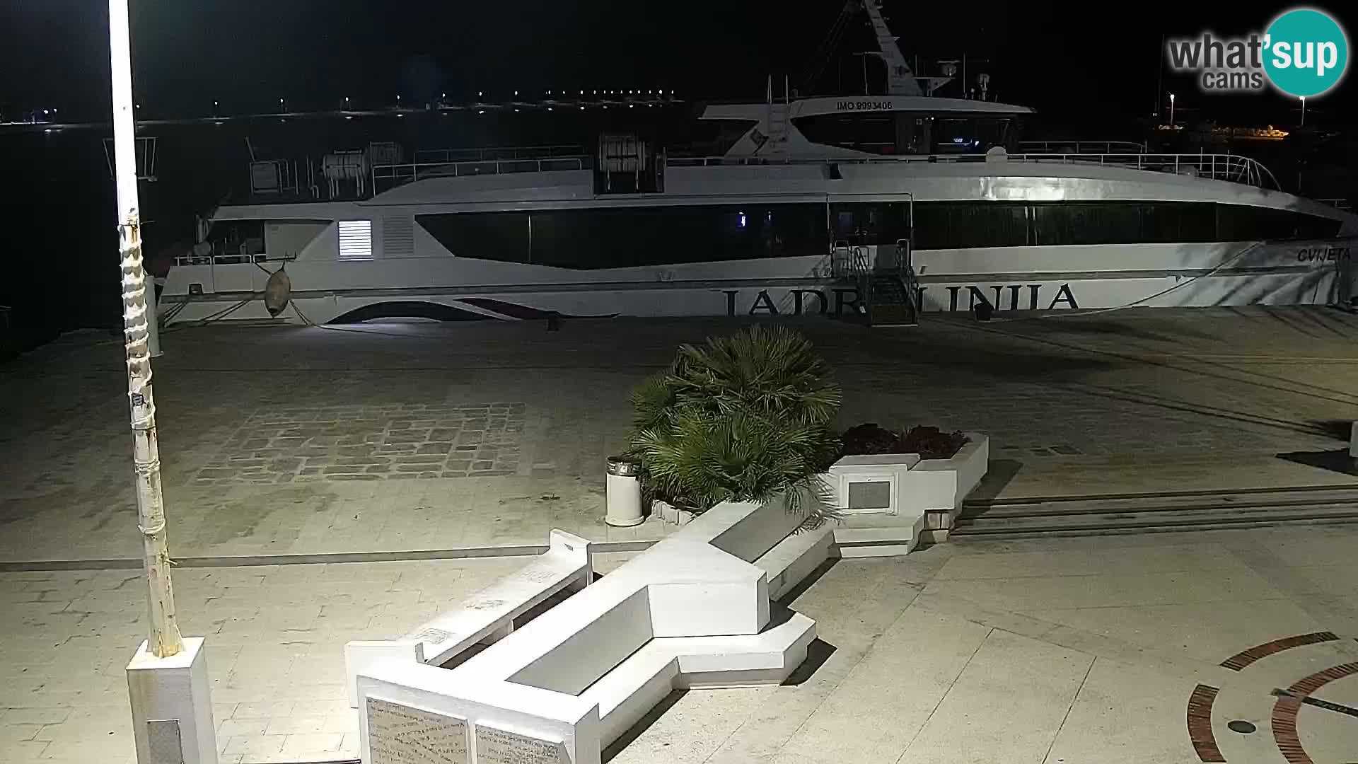 Web kamera Novalja promenada