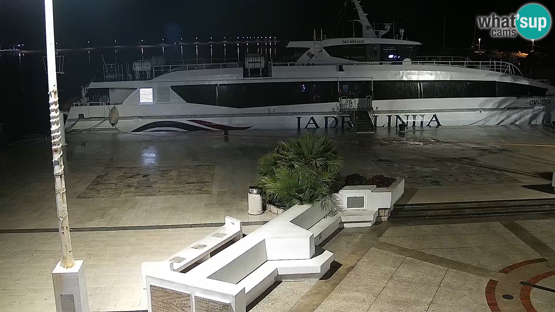 Novalja spletna kamera promenada
