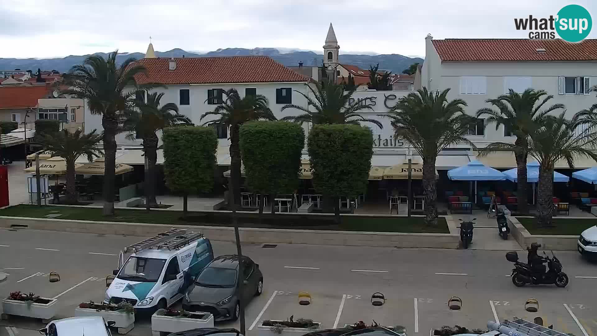 Novalja spletna kamera promenada