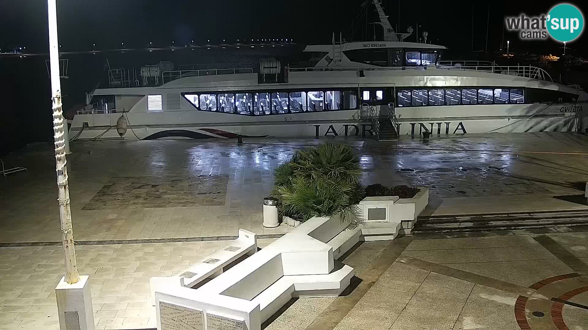 Novalja spletna kamera promenada