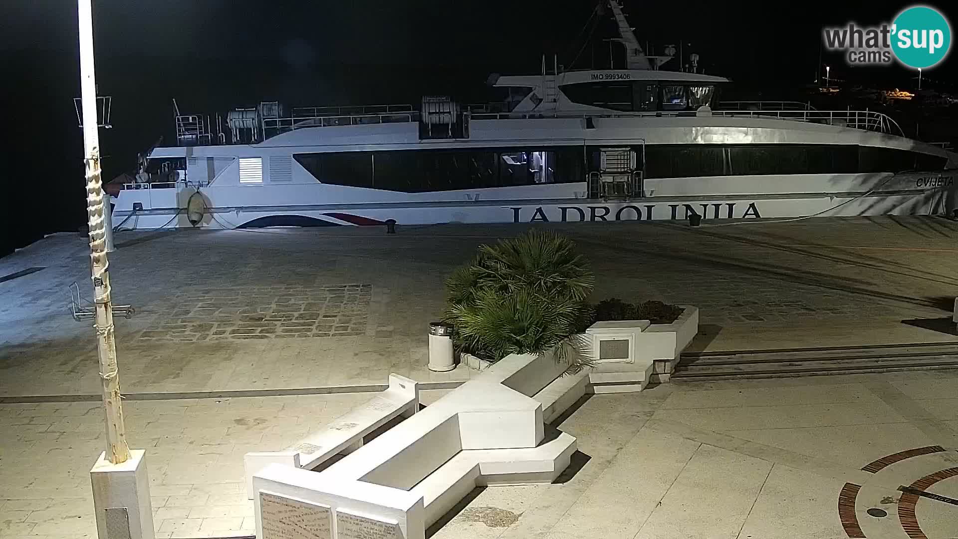 Novalja spletna kamera promenada