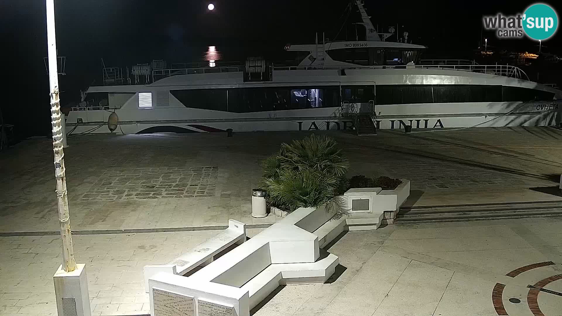 Novalja spletna kamera promenada
