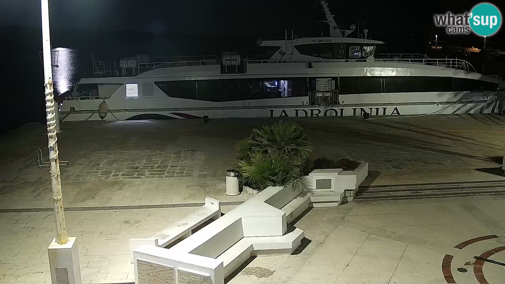 Web kamera Novalja promenada