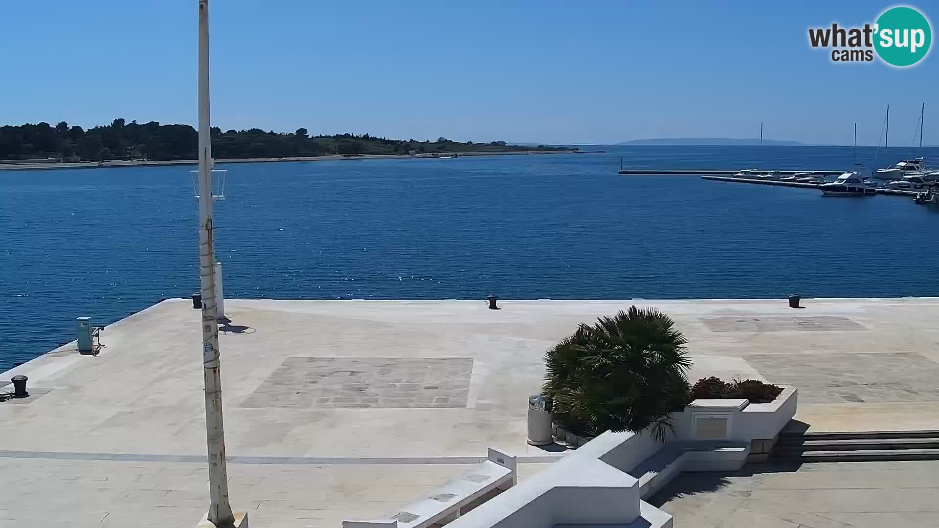 Novalja spletna kamera promenada