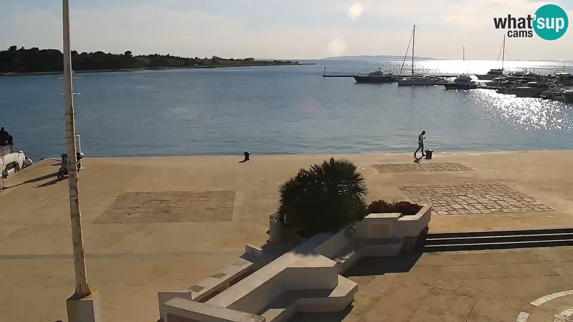 Novalja spletna kamera promenada