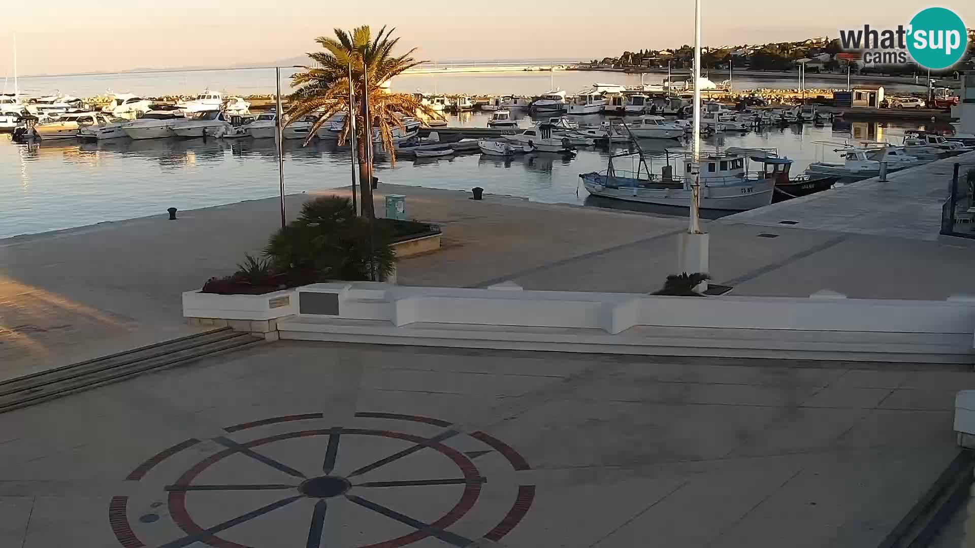 Novalja spletna kamera promenada
