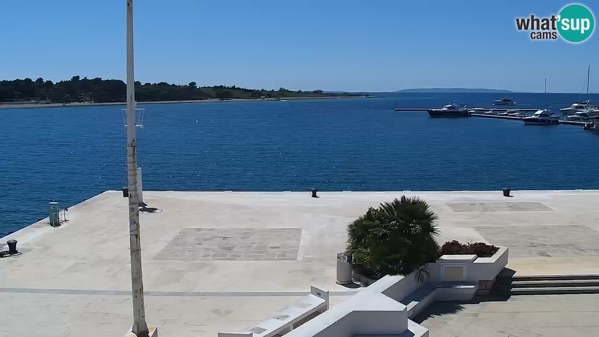 Novalja spletna kamera promenada