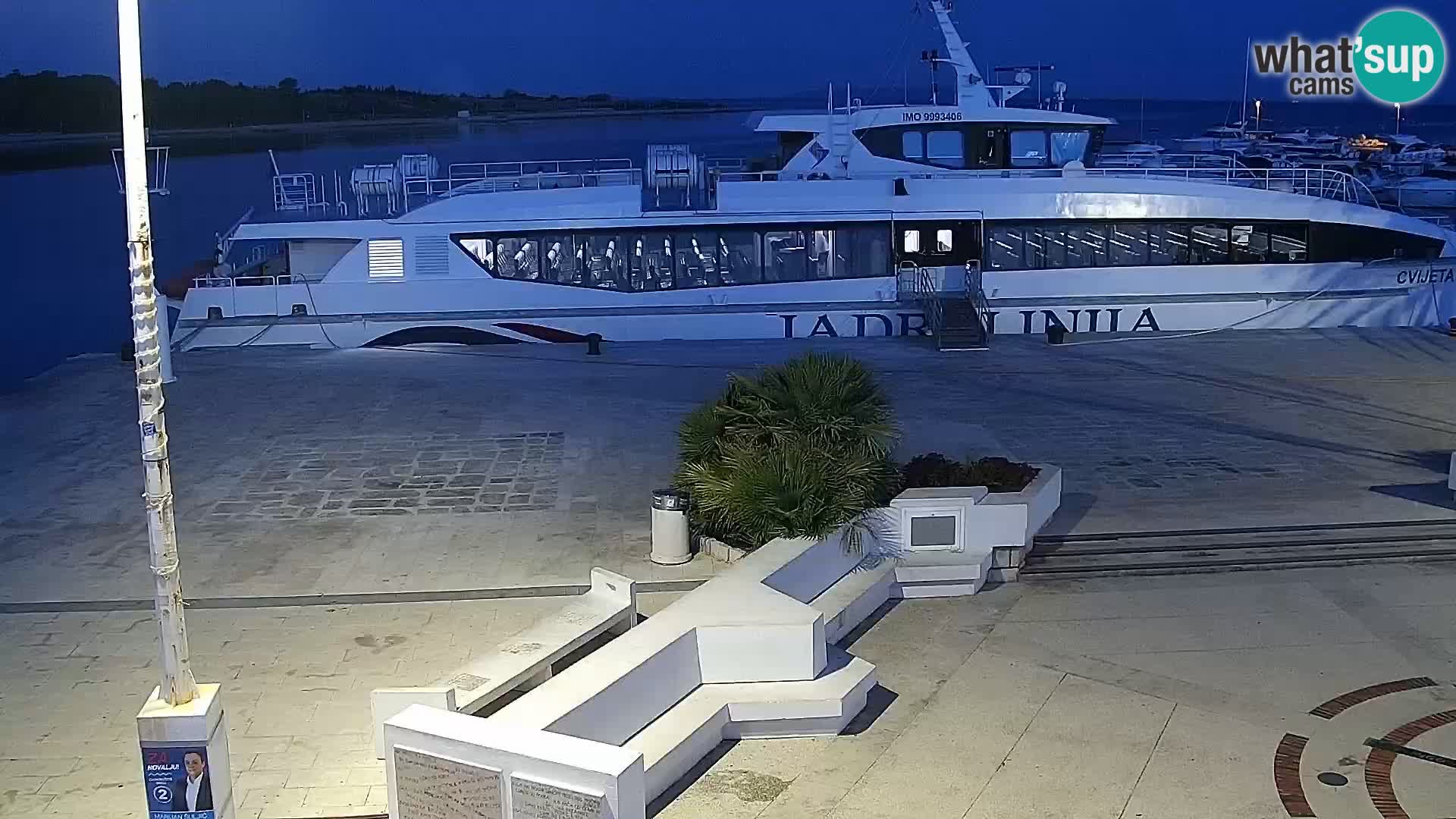 Webcam Novalja seaside promenade