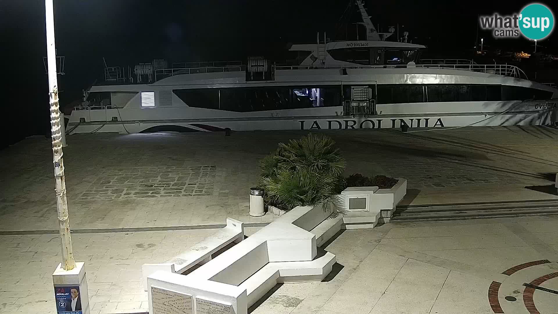 Web kamera Novalja promenada