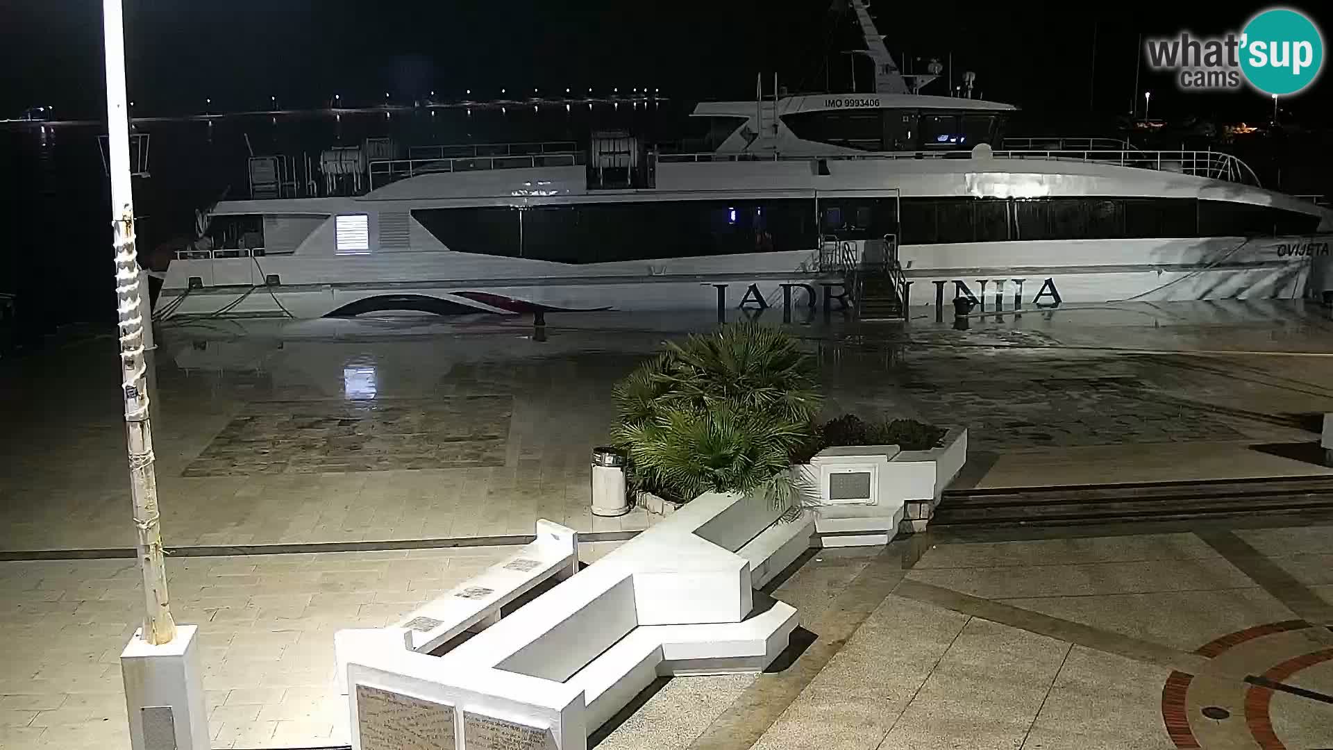 Novalja spletna kamera promenada