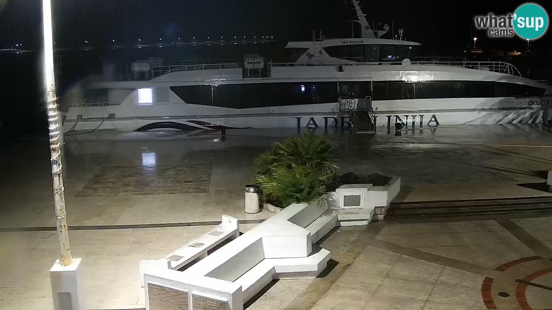Novalja spletna kamera promenada