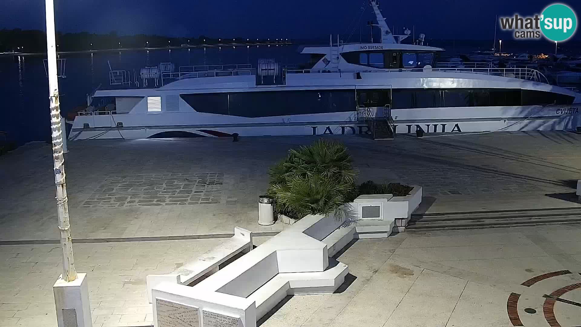 Web kamera Novalja promenada