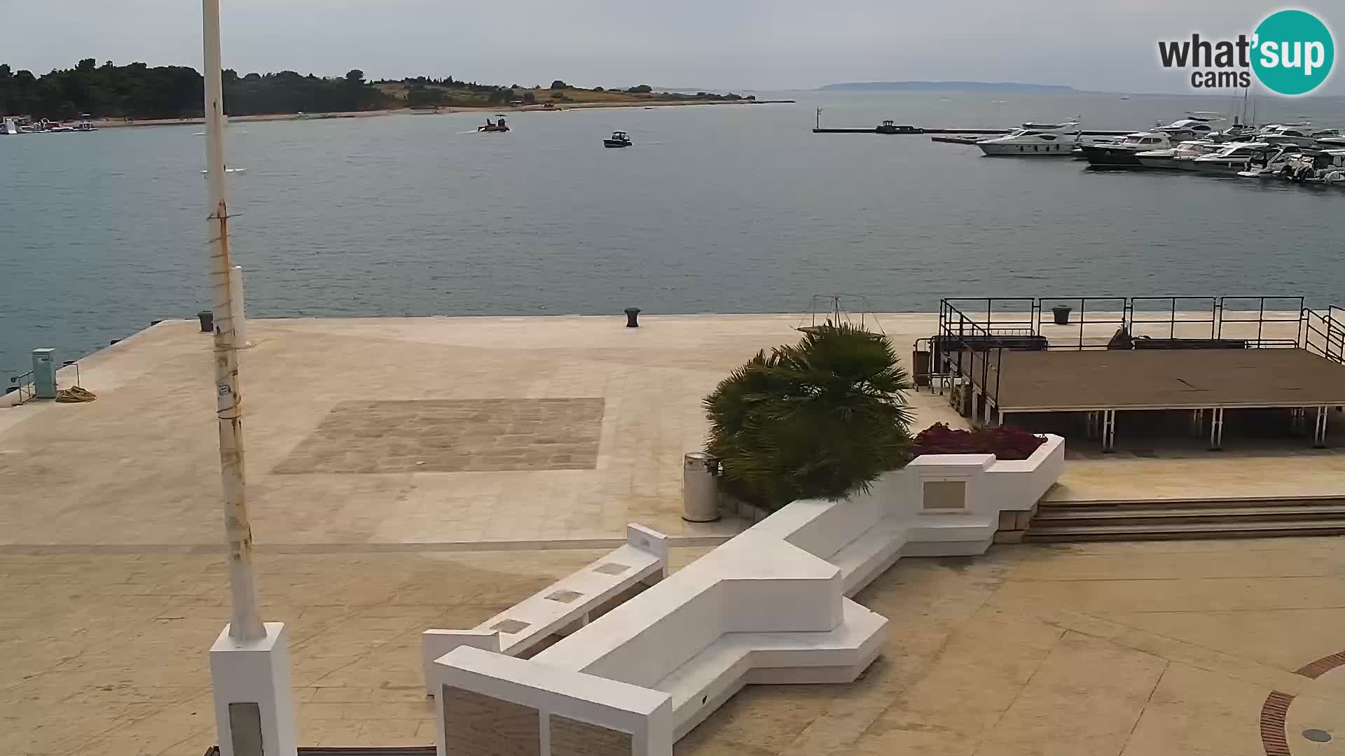 Webcam Novalja seaside promenade