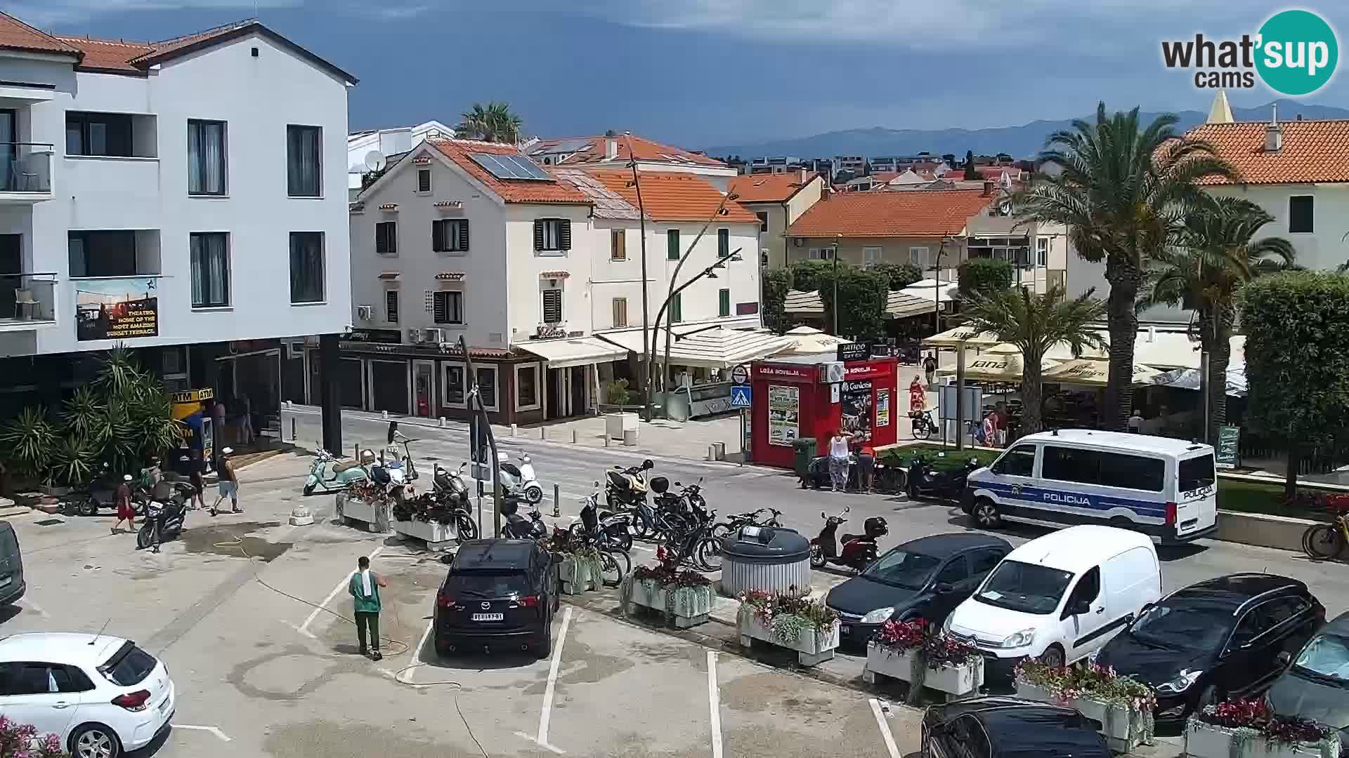 Web kamera Novalja promenada
