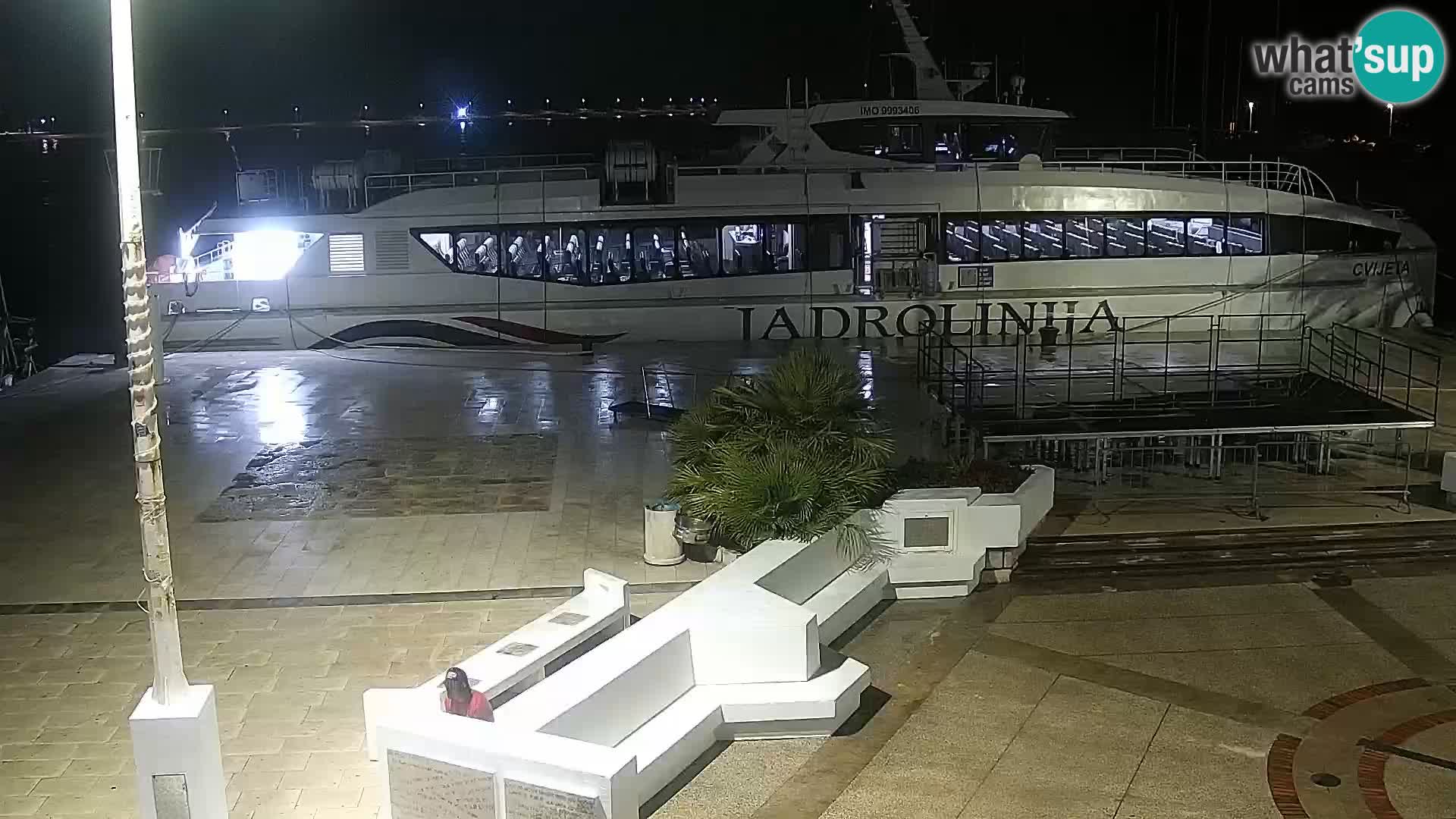 Novalja spletna kamera promenada
