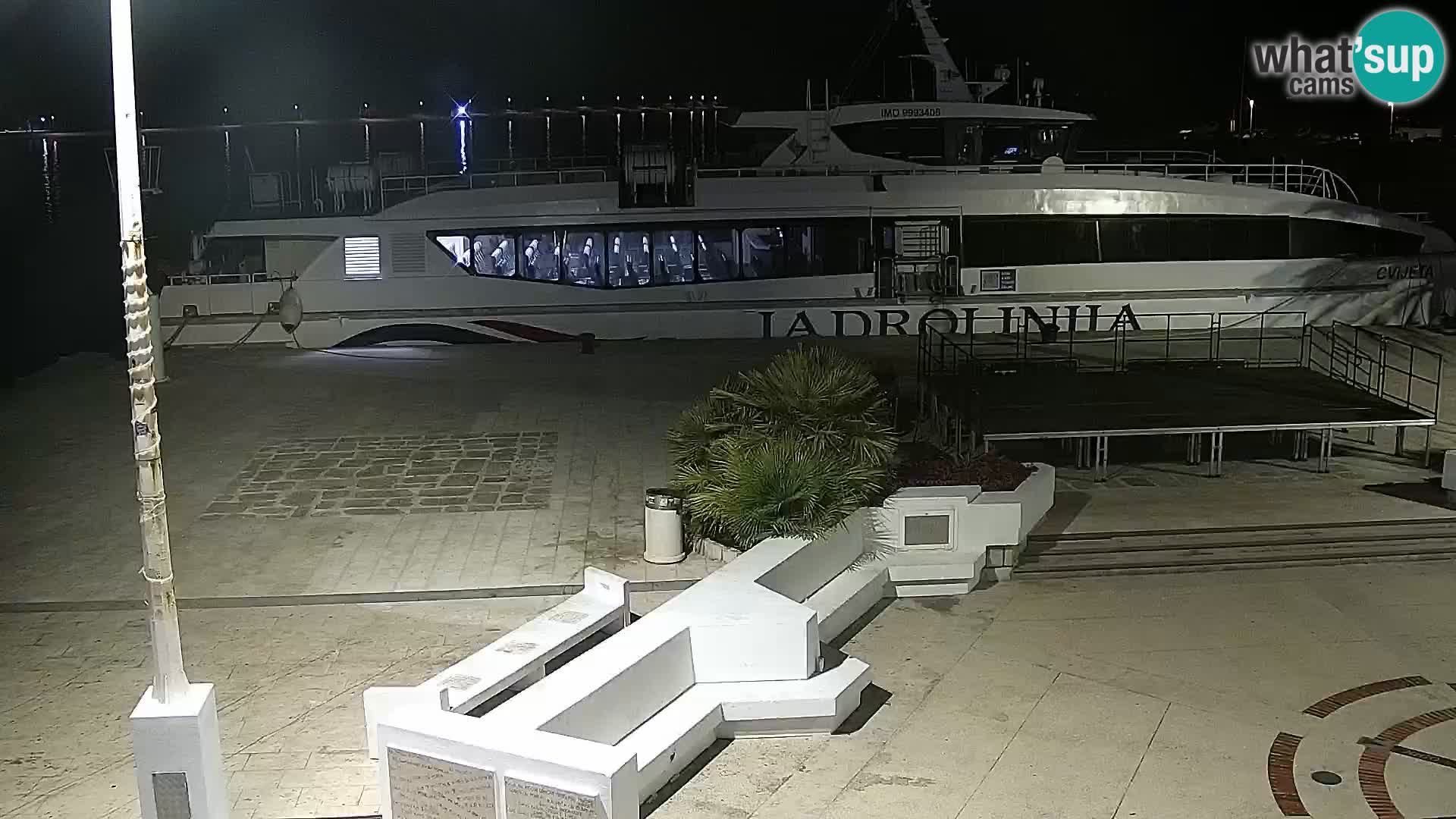 Novalja spletna kamera promenada