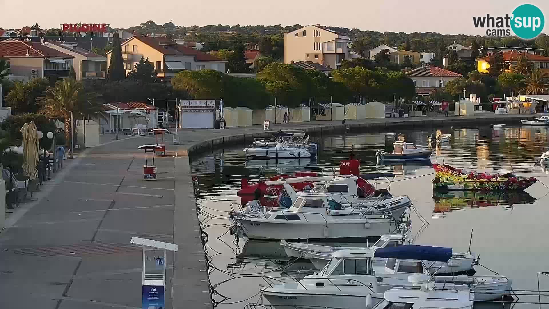 Web kamera Novalja promenada