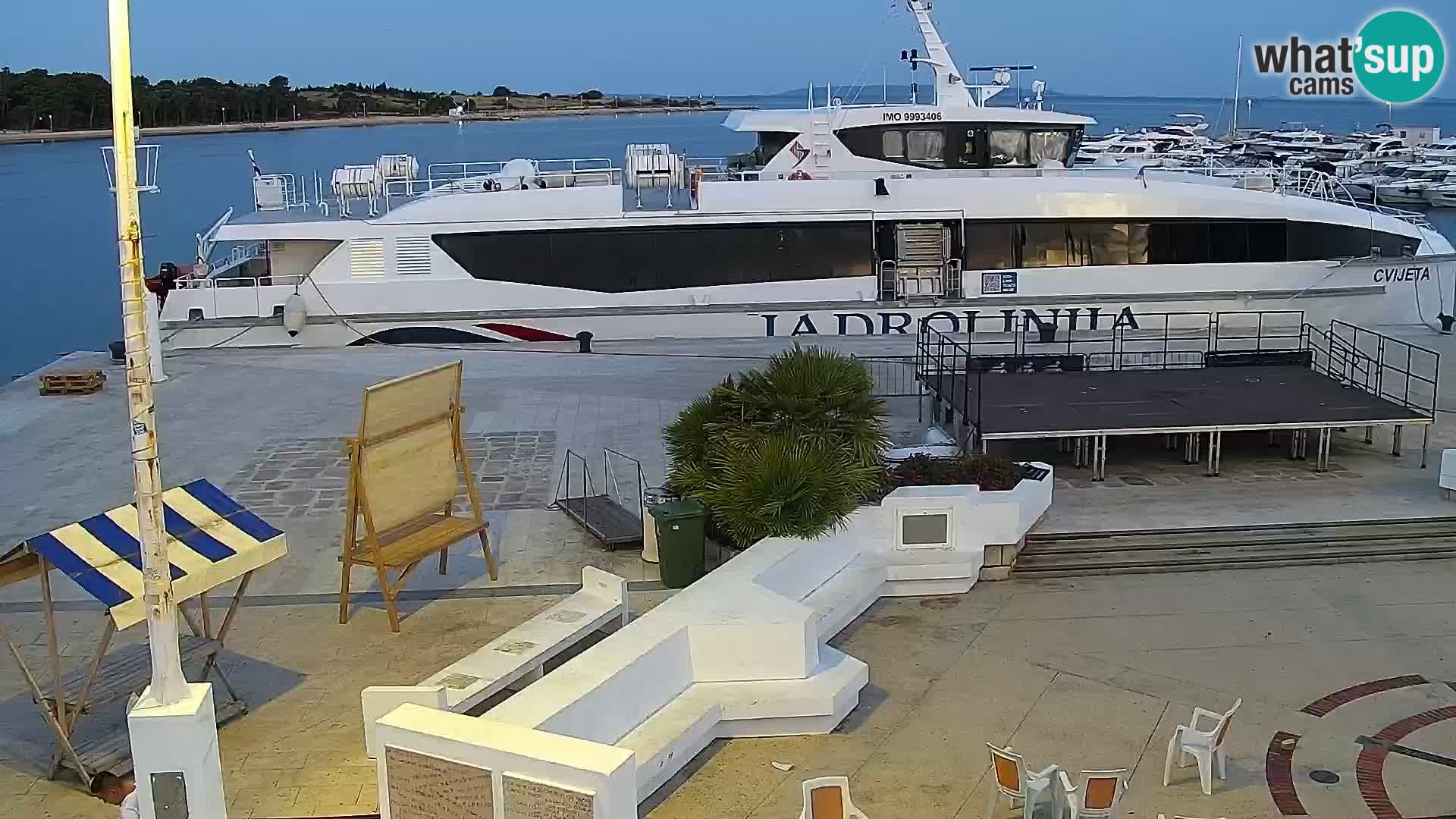 Novalja spletna kamera promenada