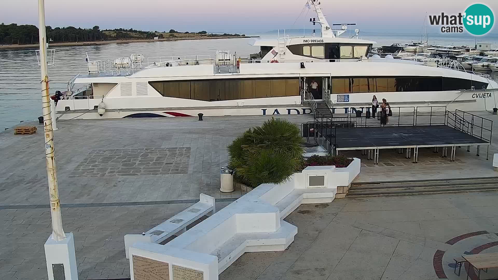 Webcam Novalja seaside promenade