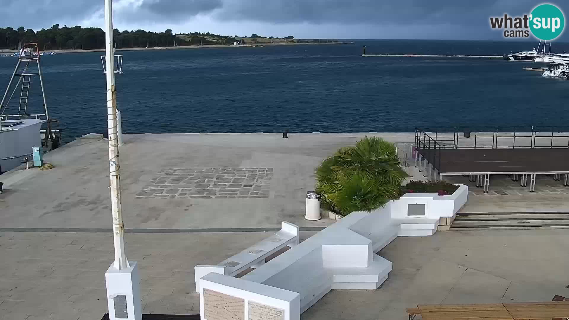 Webcam Novalja seaside promenade