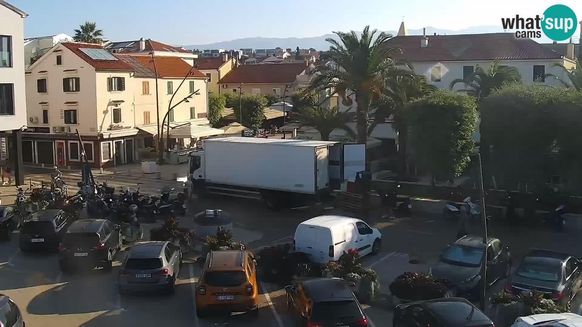 Novalja spletna kamera promenada