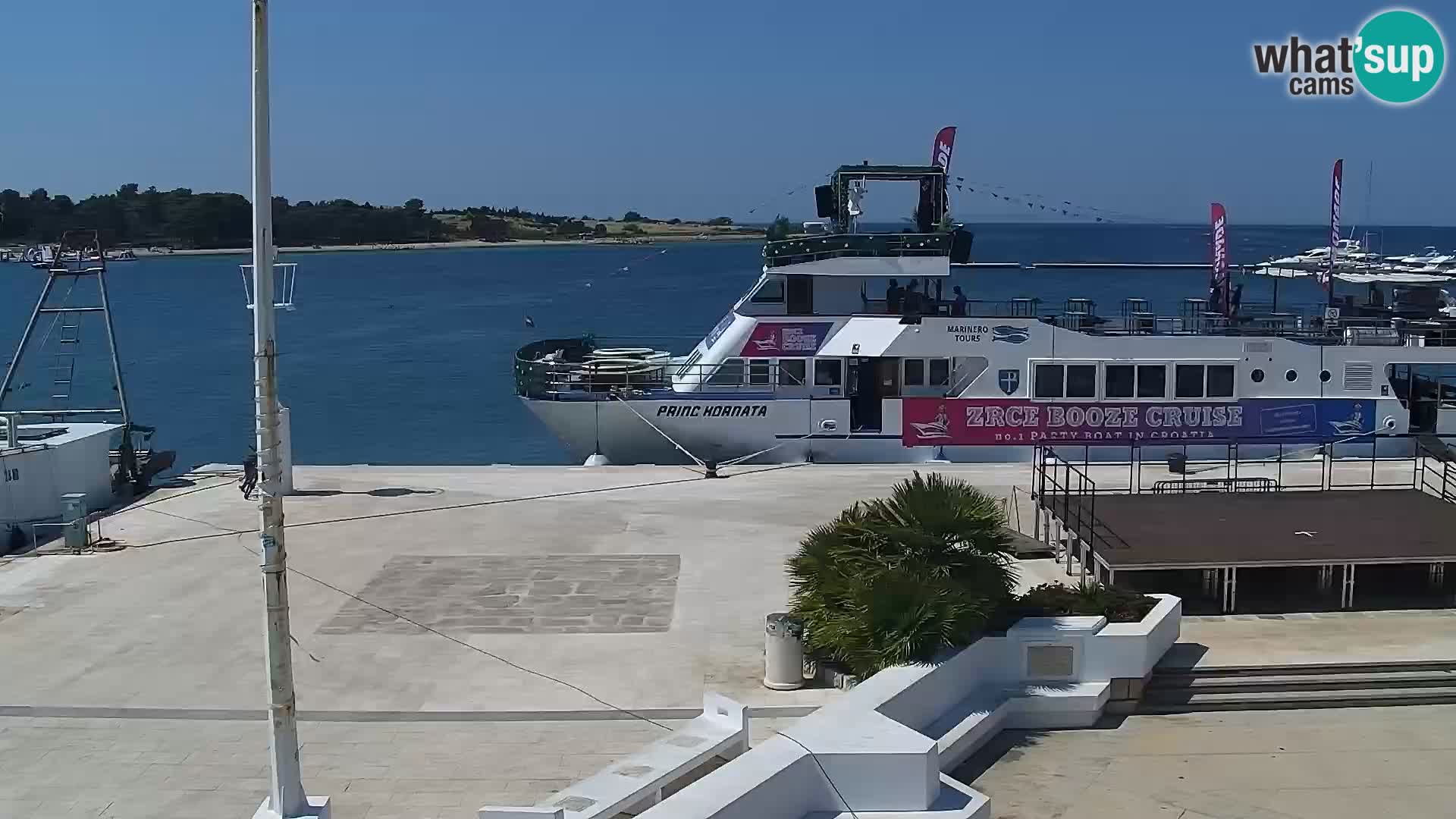 Novalja spletna kamera promenada