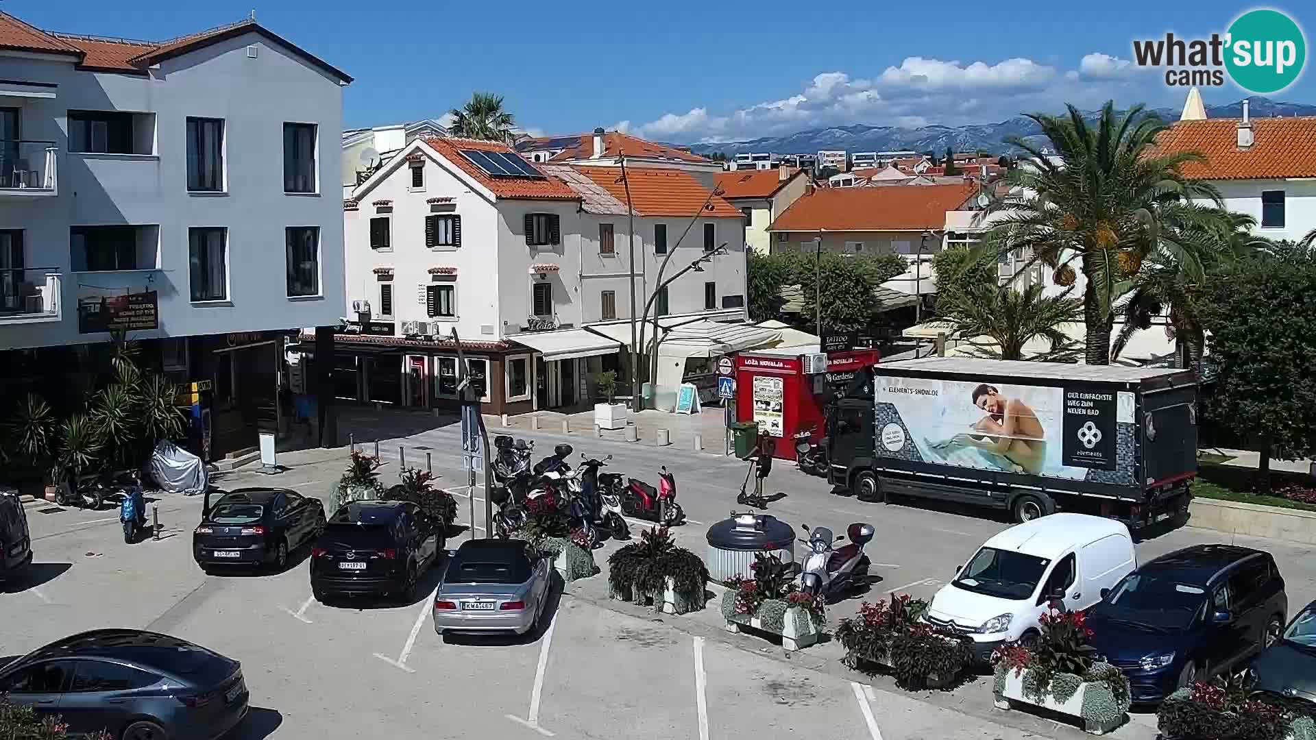 Novalja spletna kamera promenada