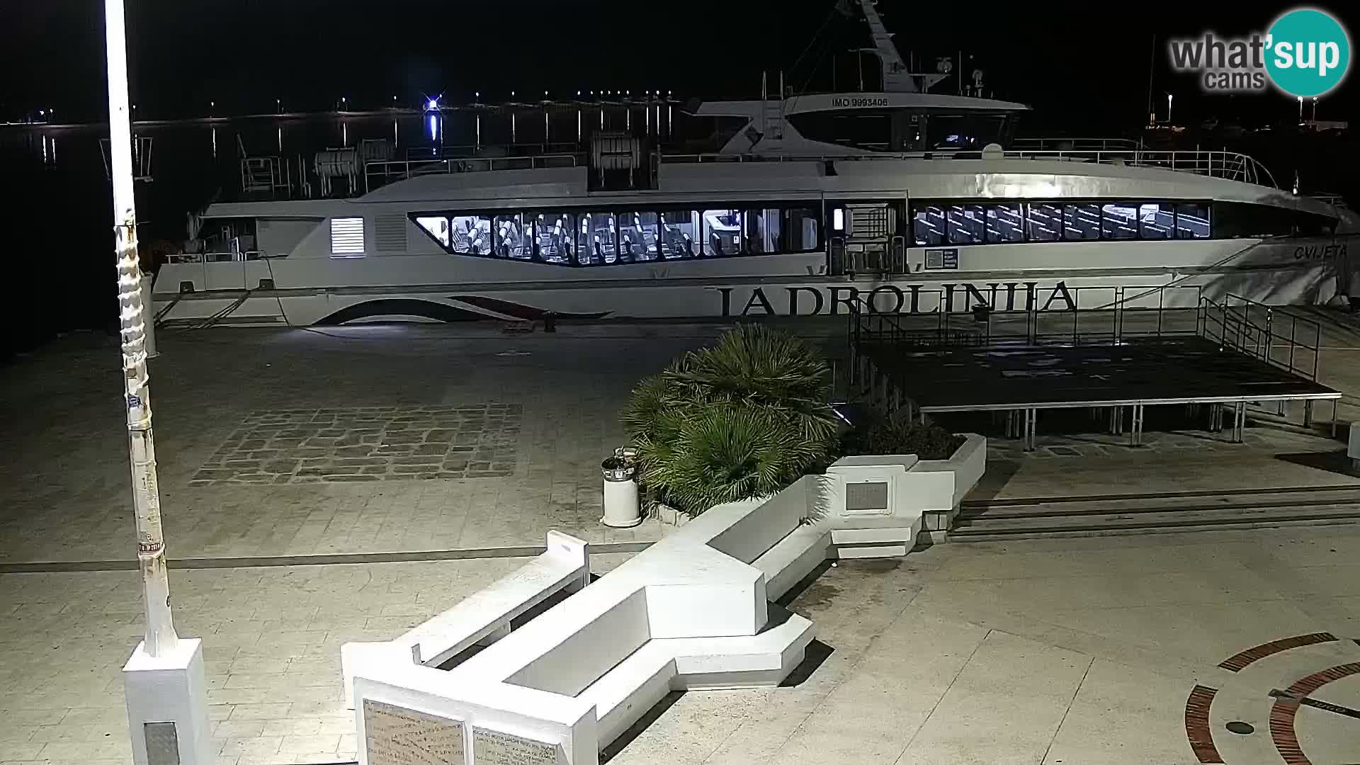 Novalja spletna kamera promenada