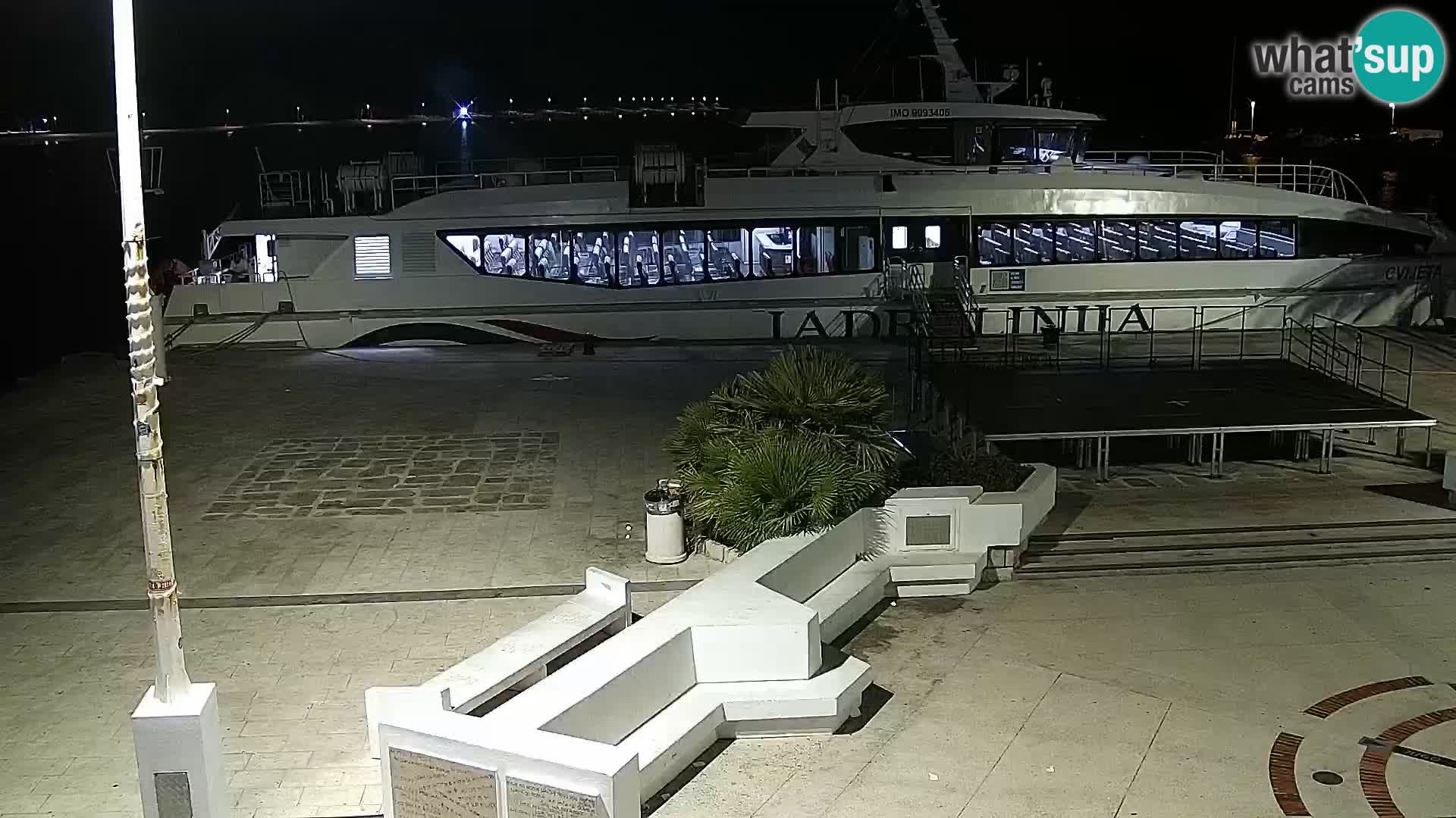 Novalja spletna kamera promenada