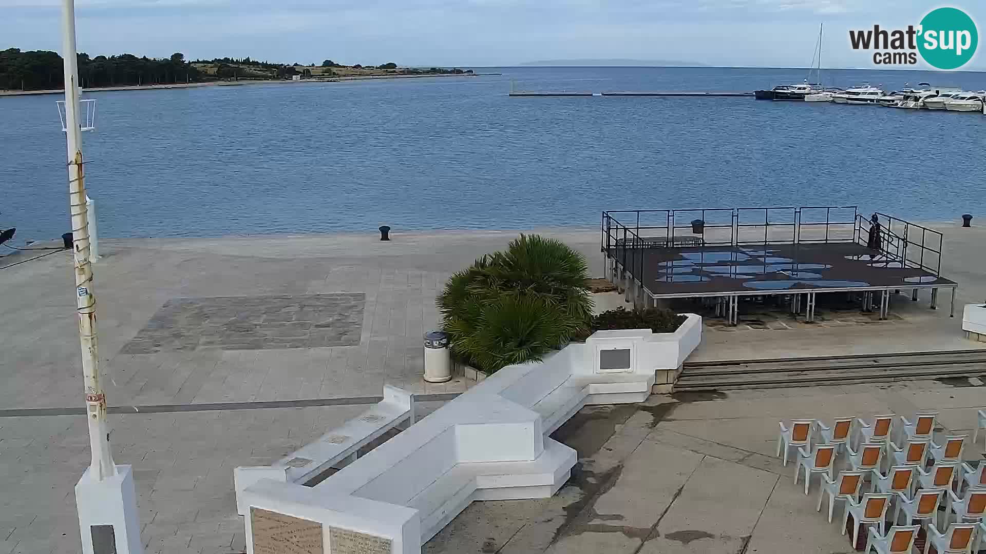 Webcam Novalja seaside promenade