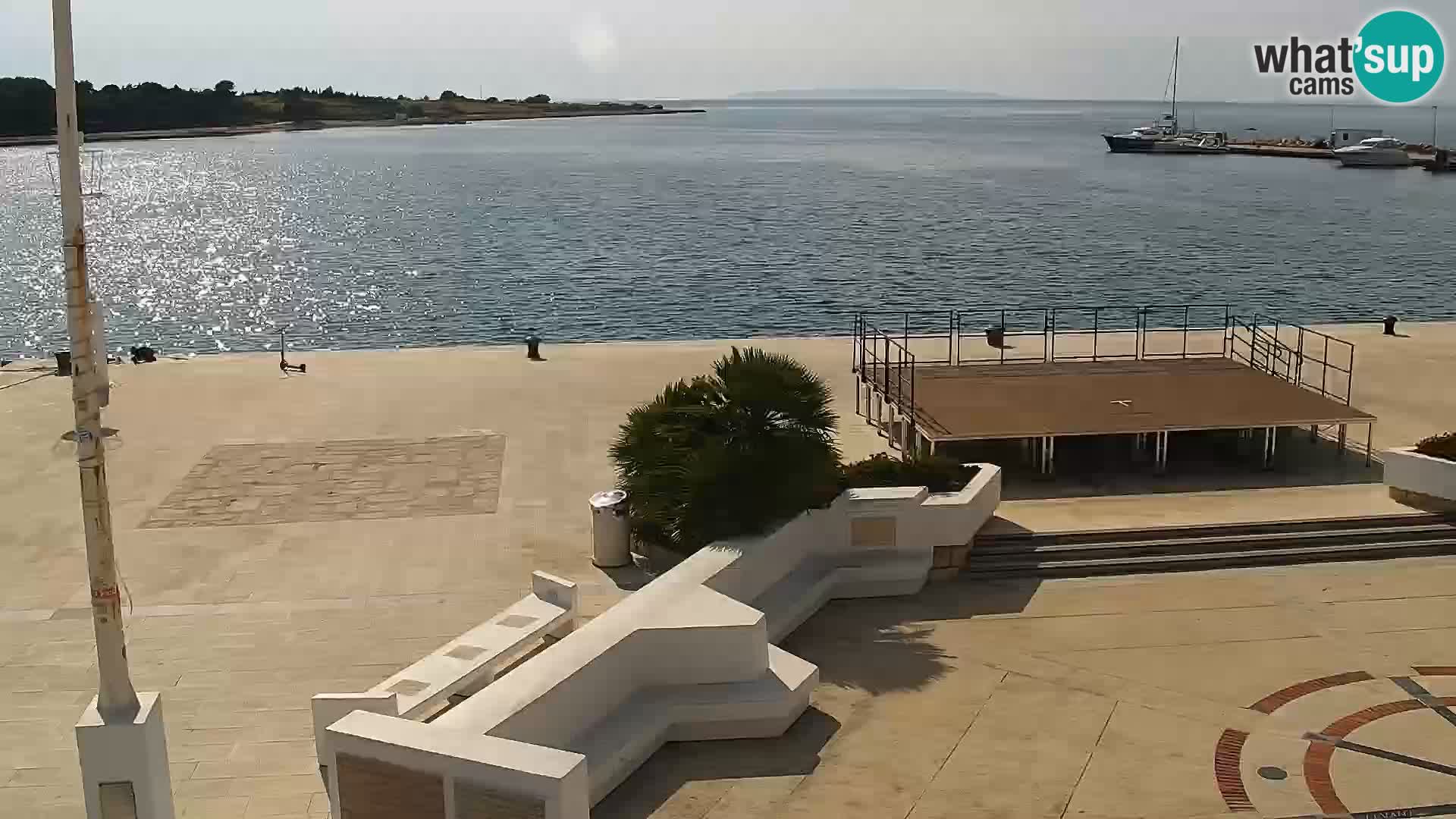 Webcam Novalja seaside promenade