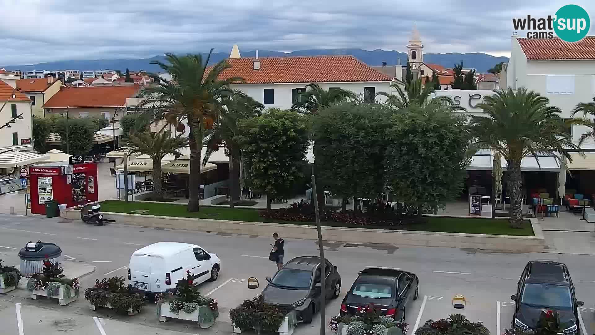 Web kamera Novalja promenada