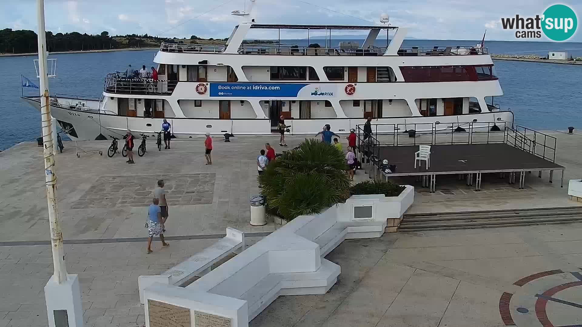 Novalja spletna kamera promenada
