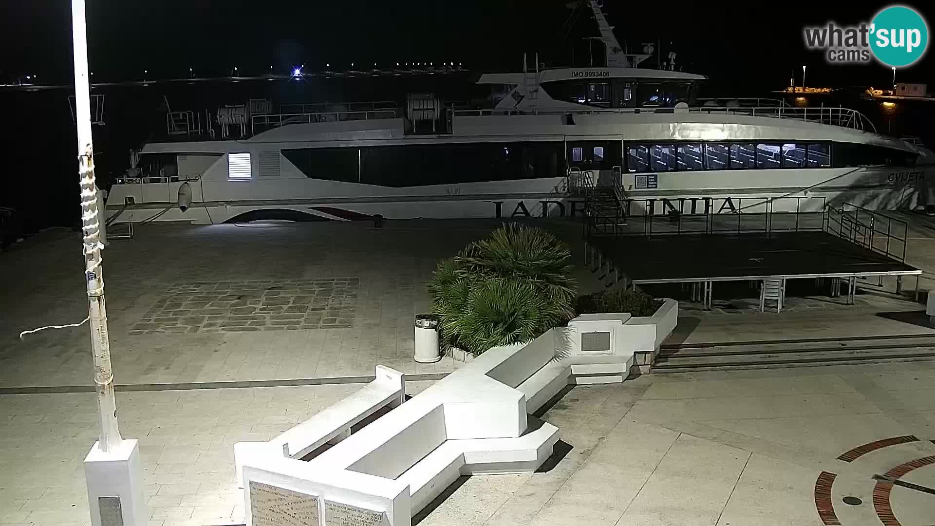 Web kamera Novalja promenada