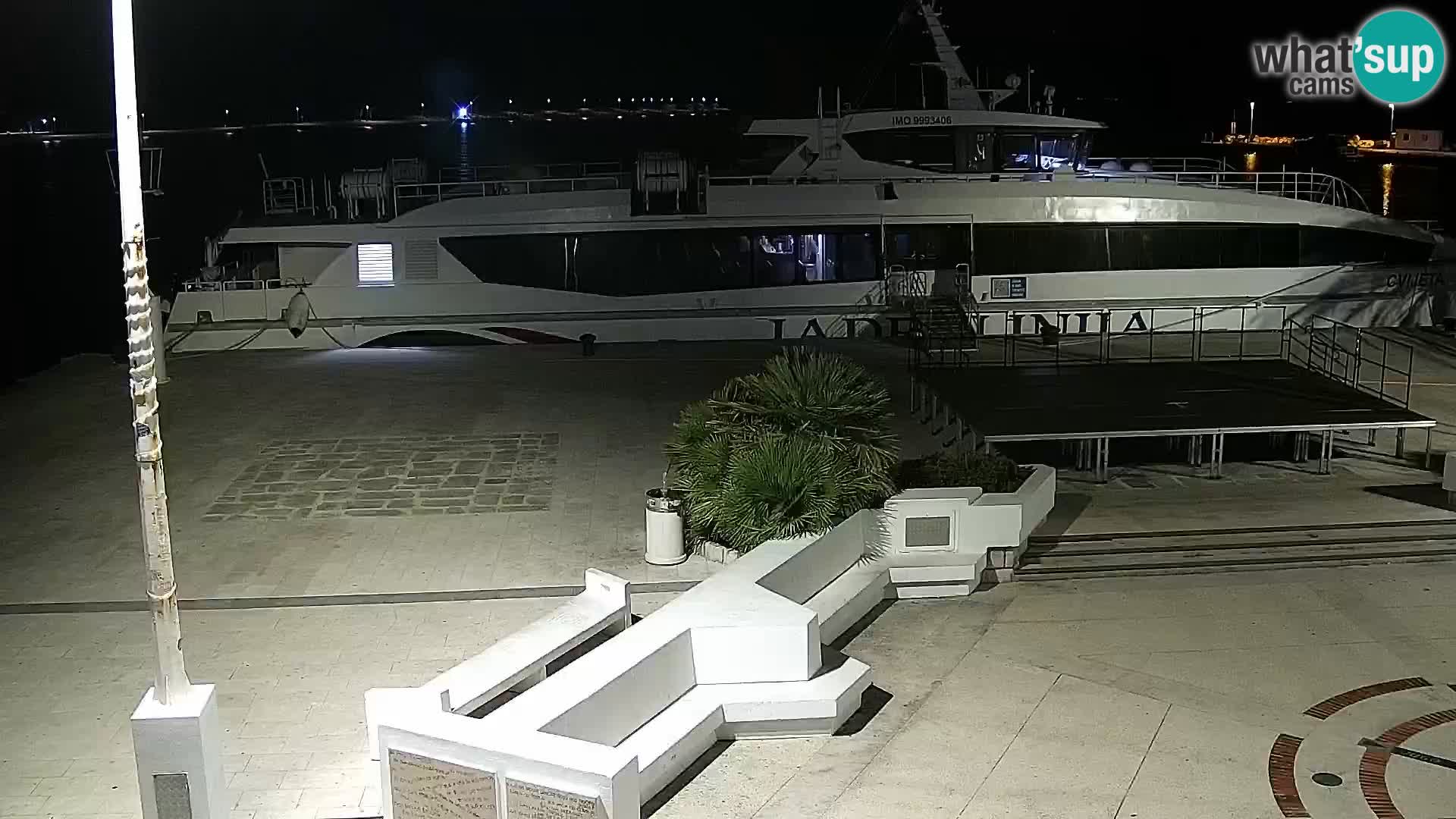 Novalja spletna kamera promenada