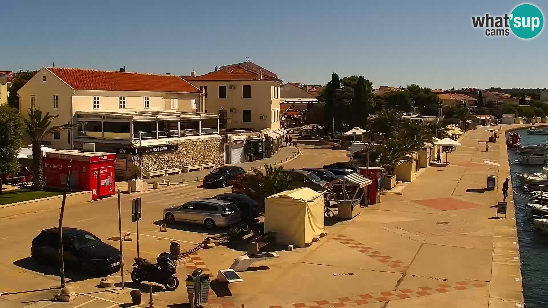 Novalja spletna kamera promenada