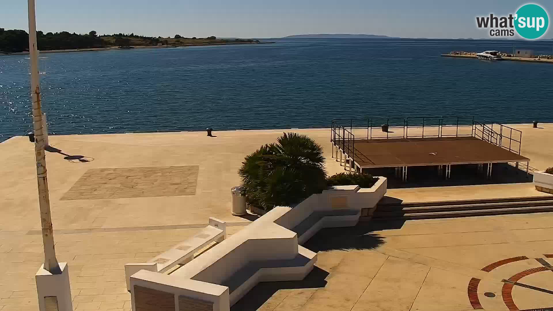 Novalja spletna kamera promenada