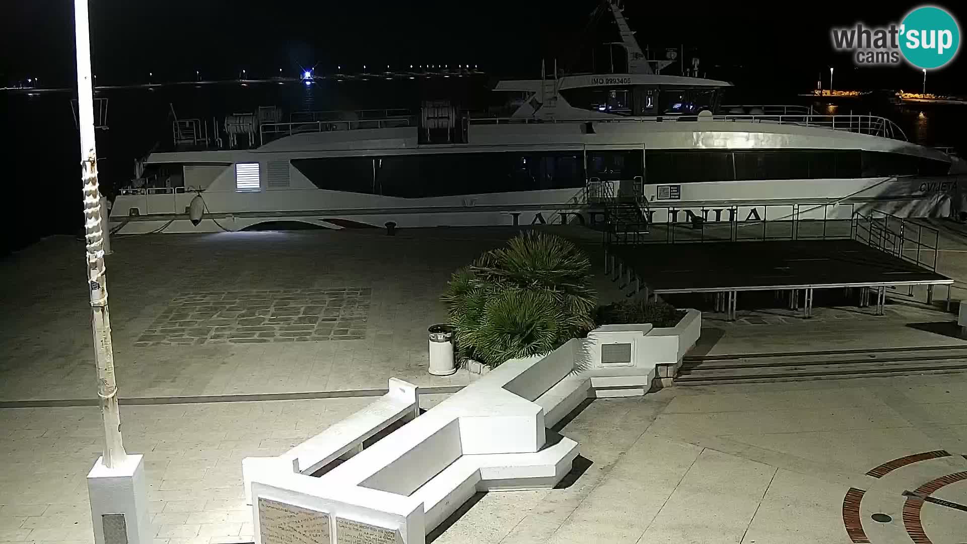 Novalja spletna kamera promenada