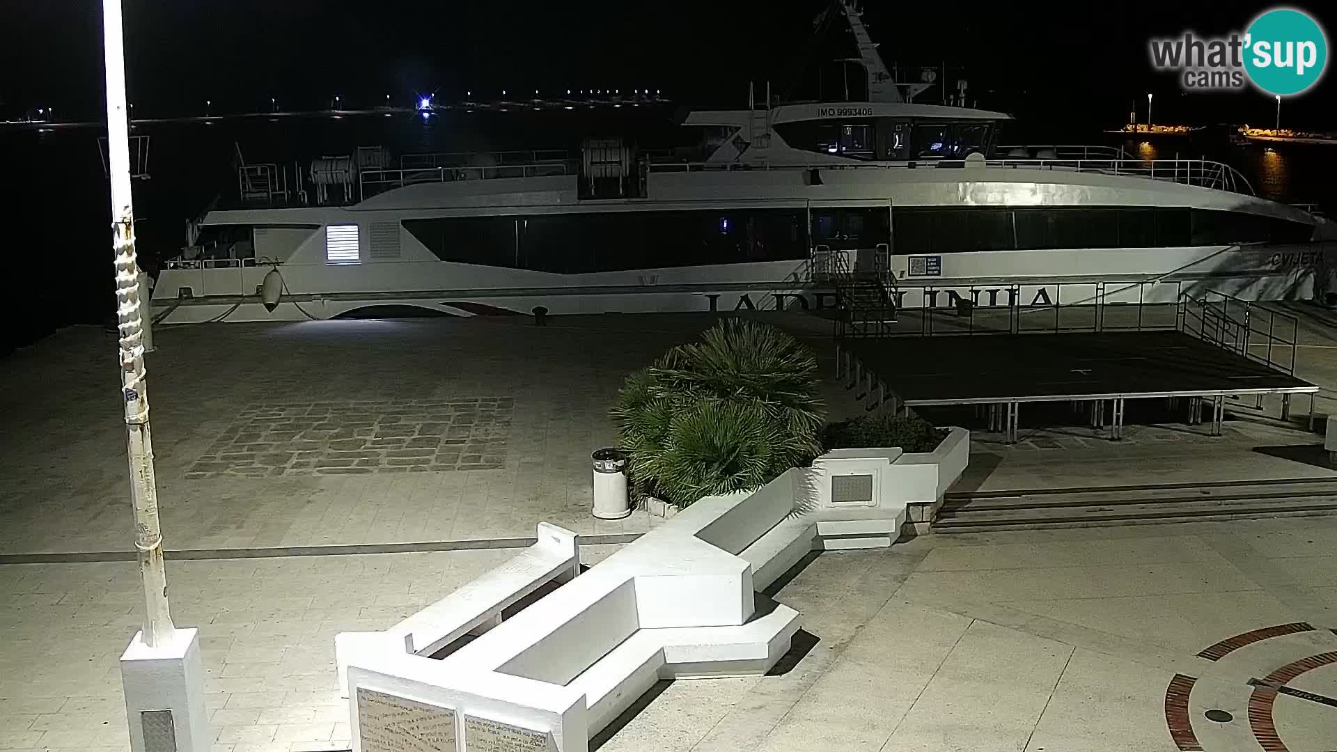 Novalja spletna kamera promenada