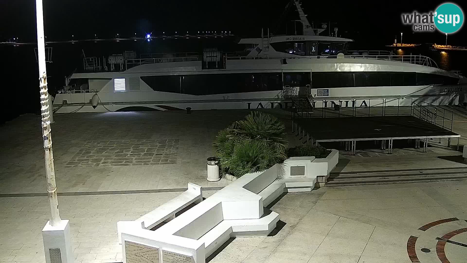 Web kamera Novalja promenada