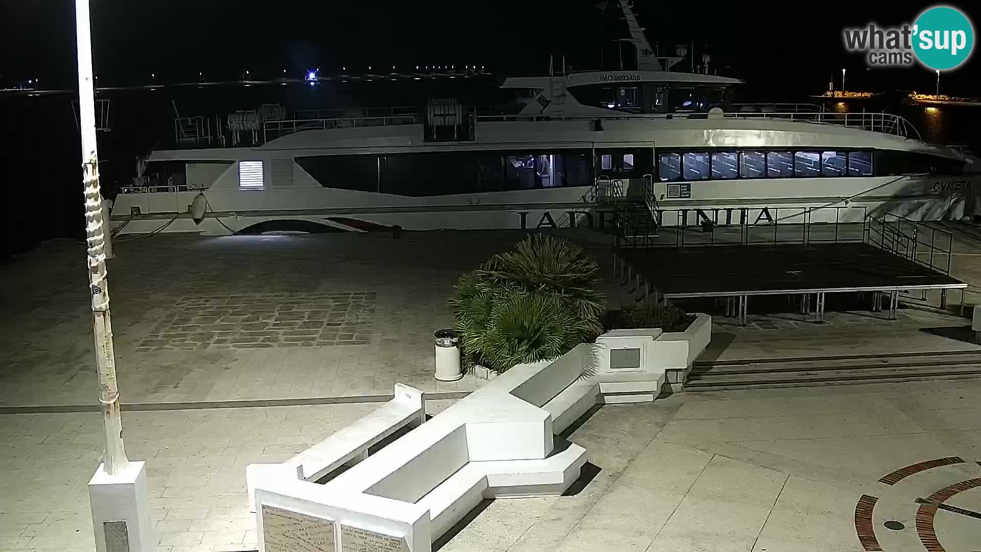 Novalja spletna kamera promenada