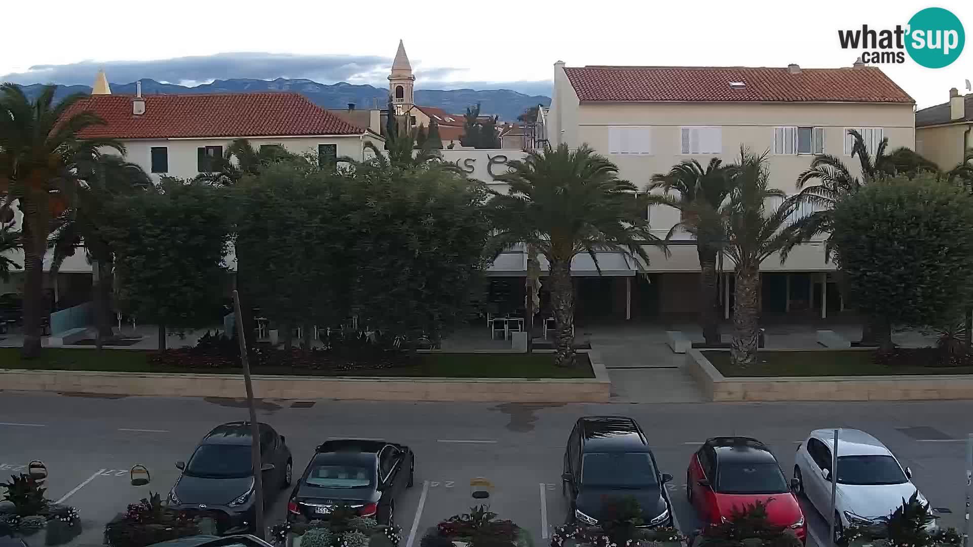 Novalja spletna kamera promenada