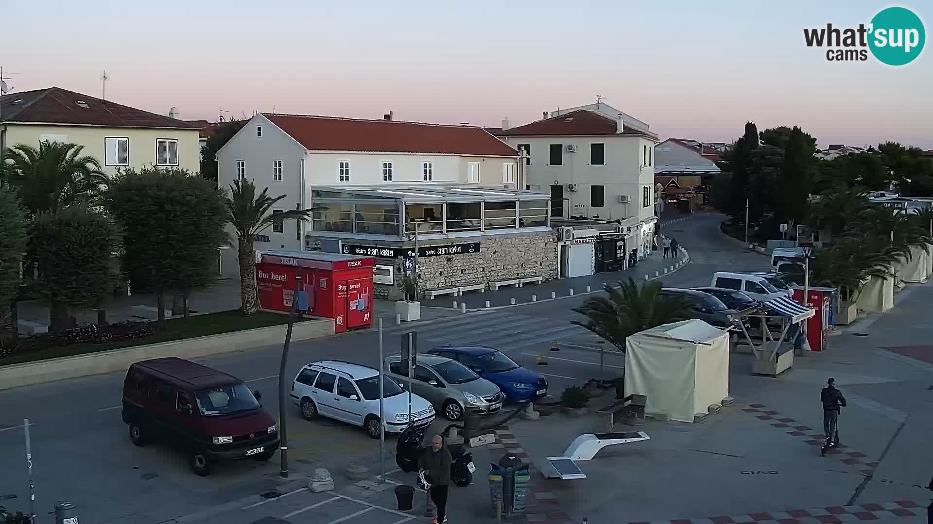 Web kamera Novalja promenada