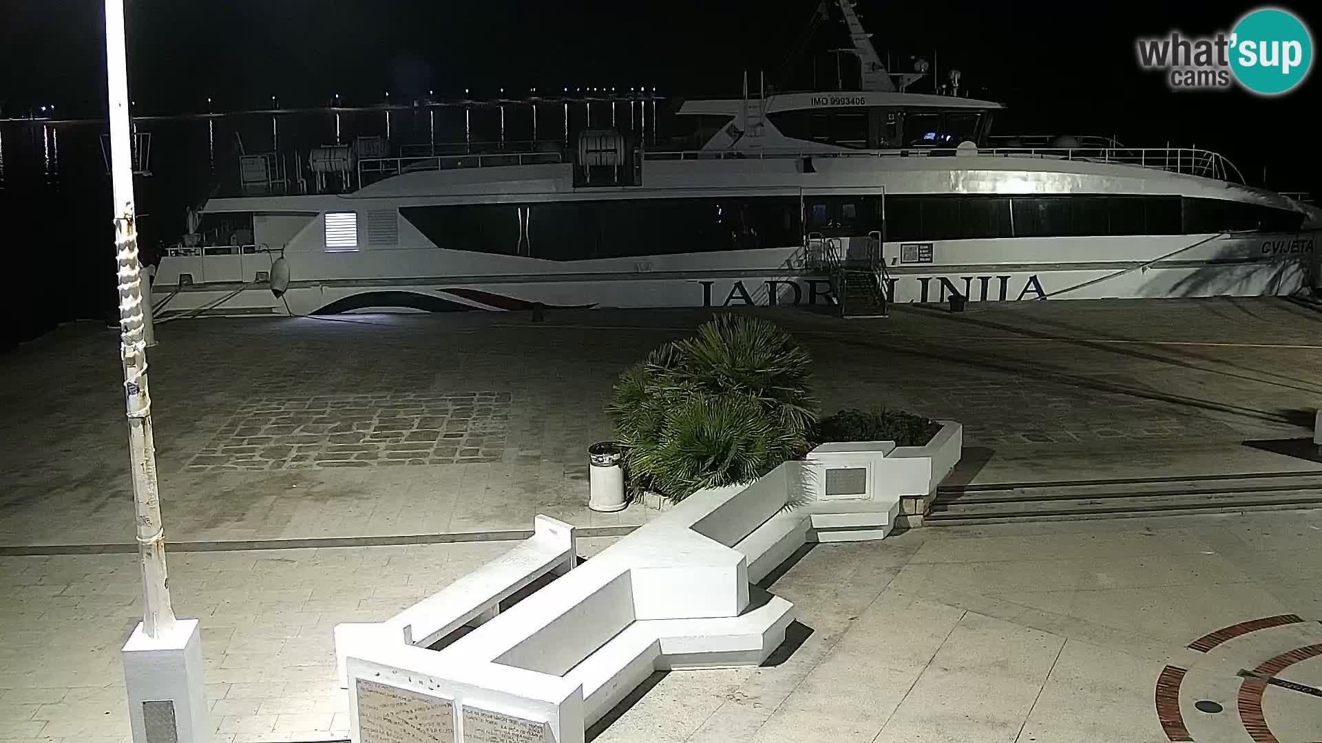 Web kamera Novalja promenada