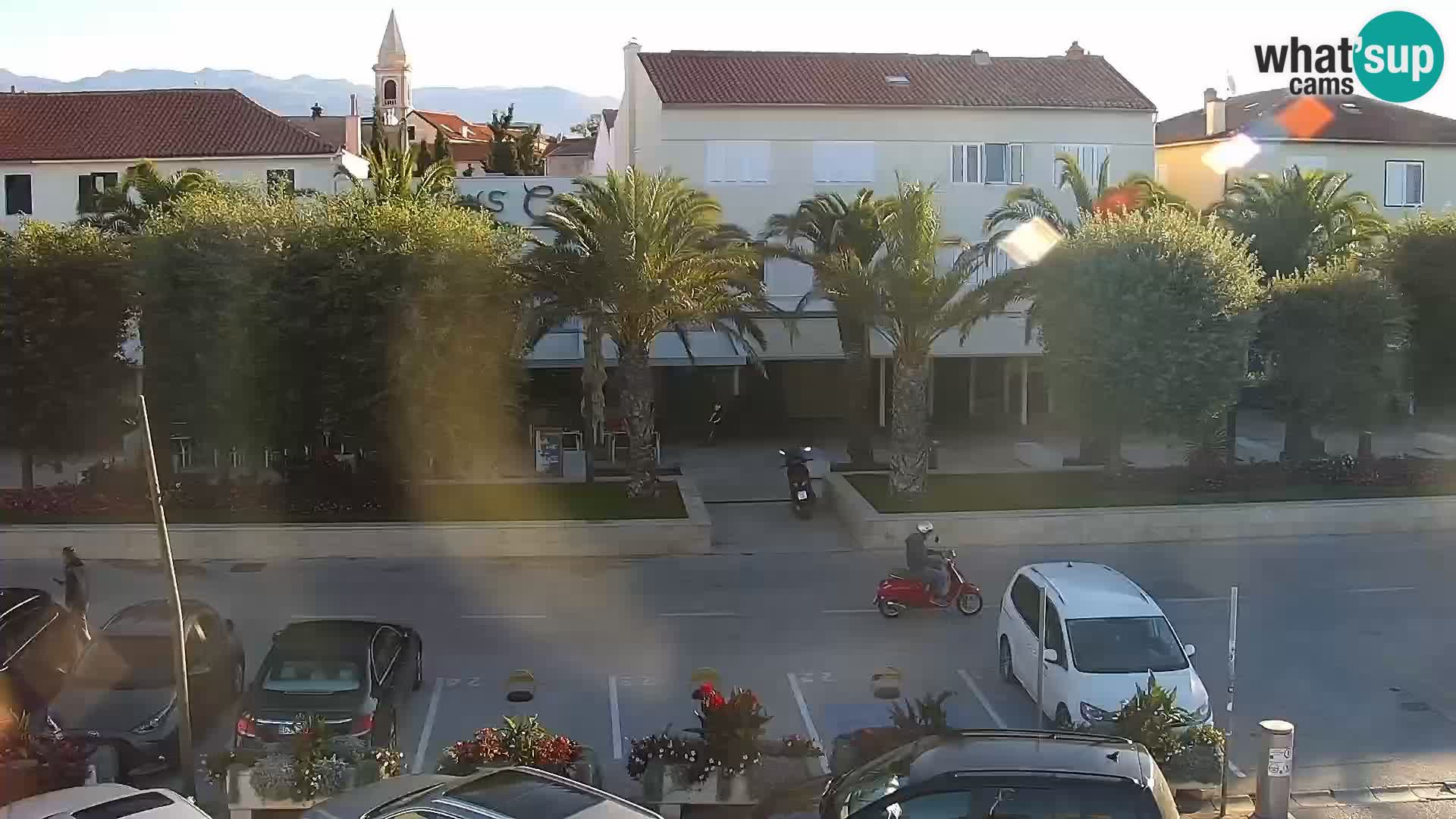 Novalja spletna kamera promenada