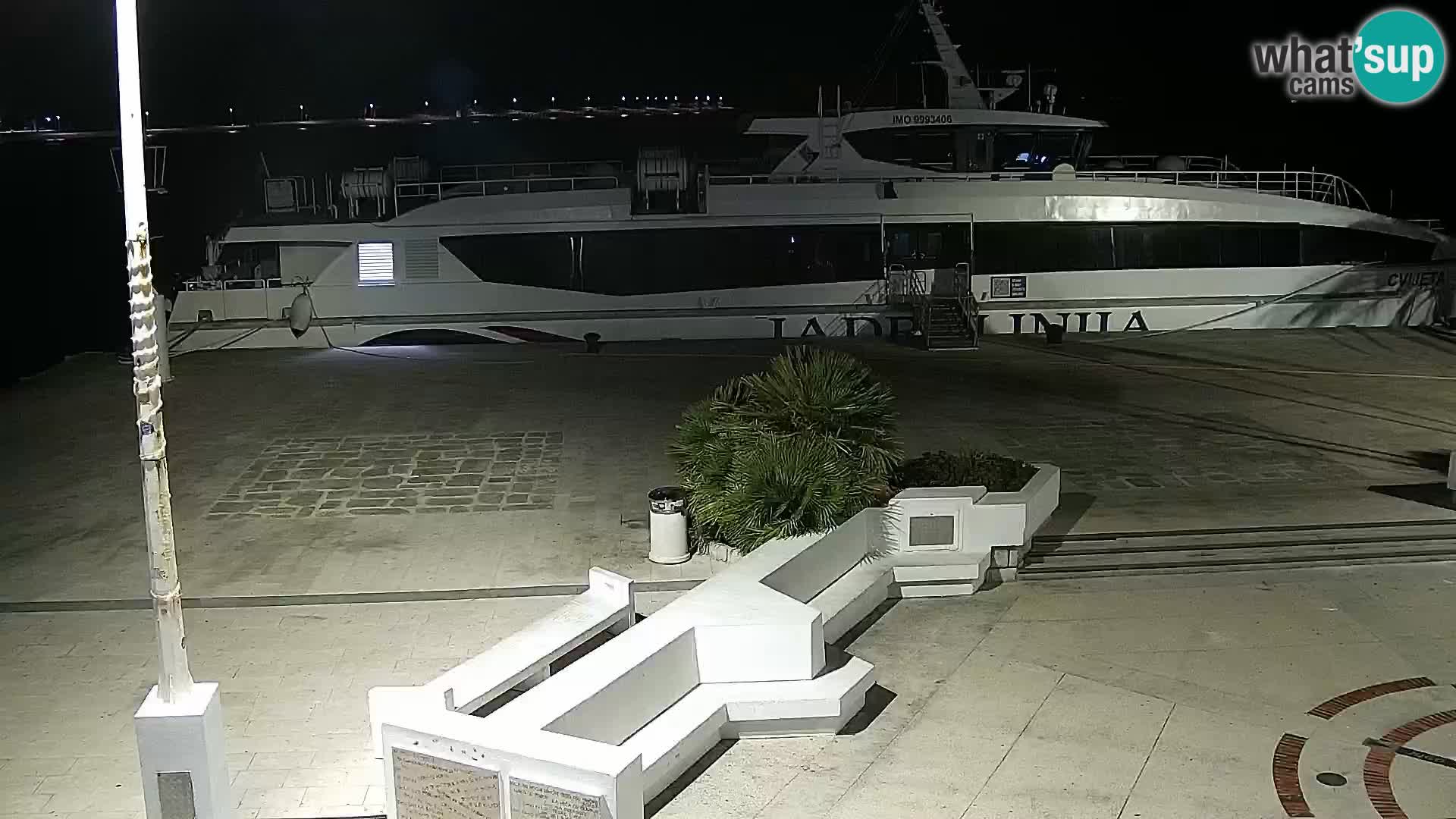 Webcam Novalja seaside promenade