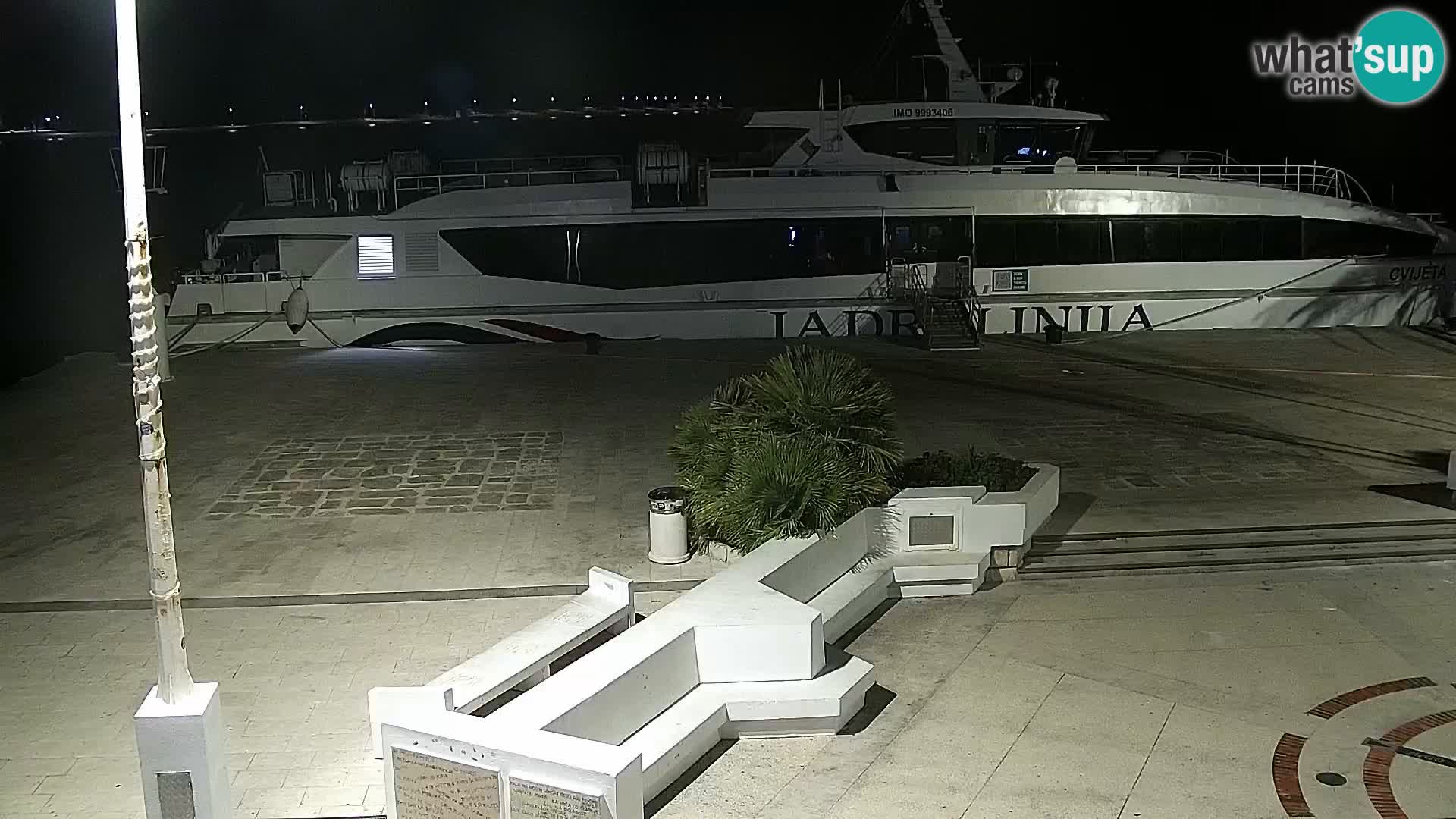 Novalja spletna kamera promenada